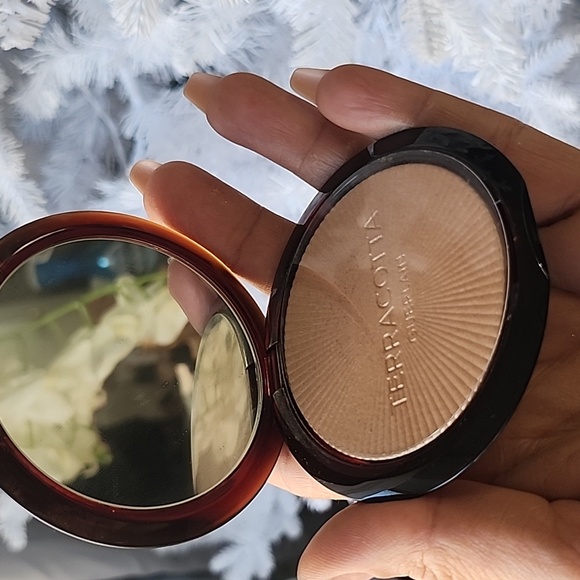 Guerlain Terracotta Summer Glow Bronzing Powder - Picture 2 of 5